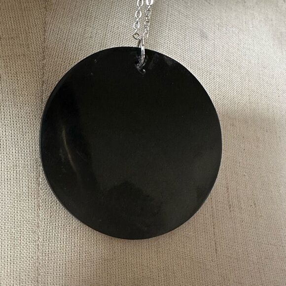 Large abalone round pendant necklace - Picture 6 of 9